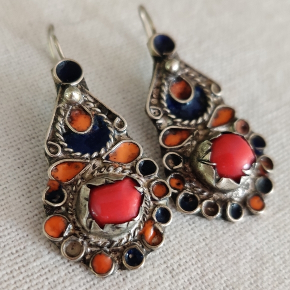 Ancient Tibetan sterling artisan stone earring - Picture 4 of 6